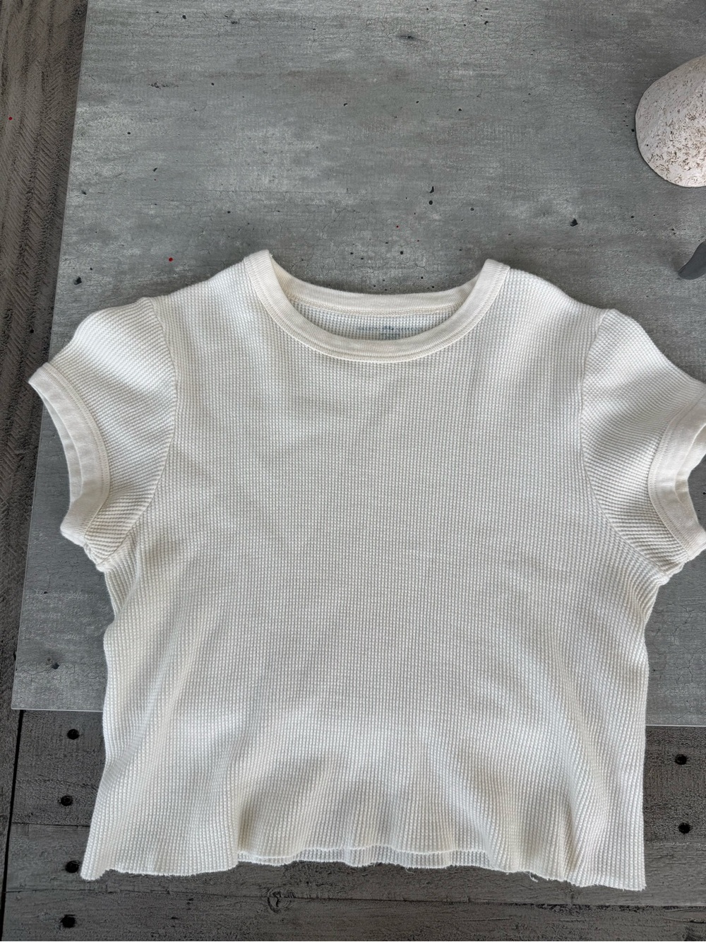 Brandy Melville White Ribbed Short Sleeve Cropped Tee